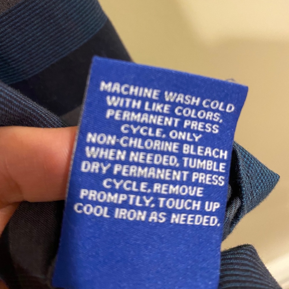 APT 9 button down - Picture 2 of 6